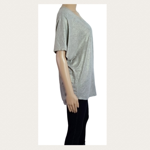 Sz L Two by Vince Camuto Gold Foiled Top - Picture 3 of 8